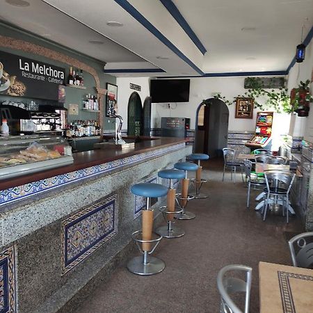 Hostal Restaurante Bar Cafeteria La Melchora Posadas Kültér fotó
