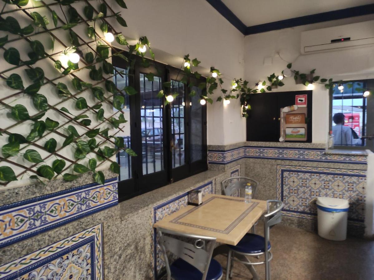 Hostal Restaurante Bar Cafeteria La Melchora Posadas Kültér fotó