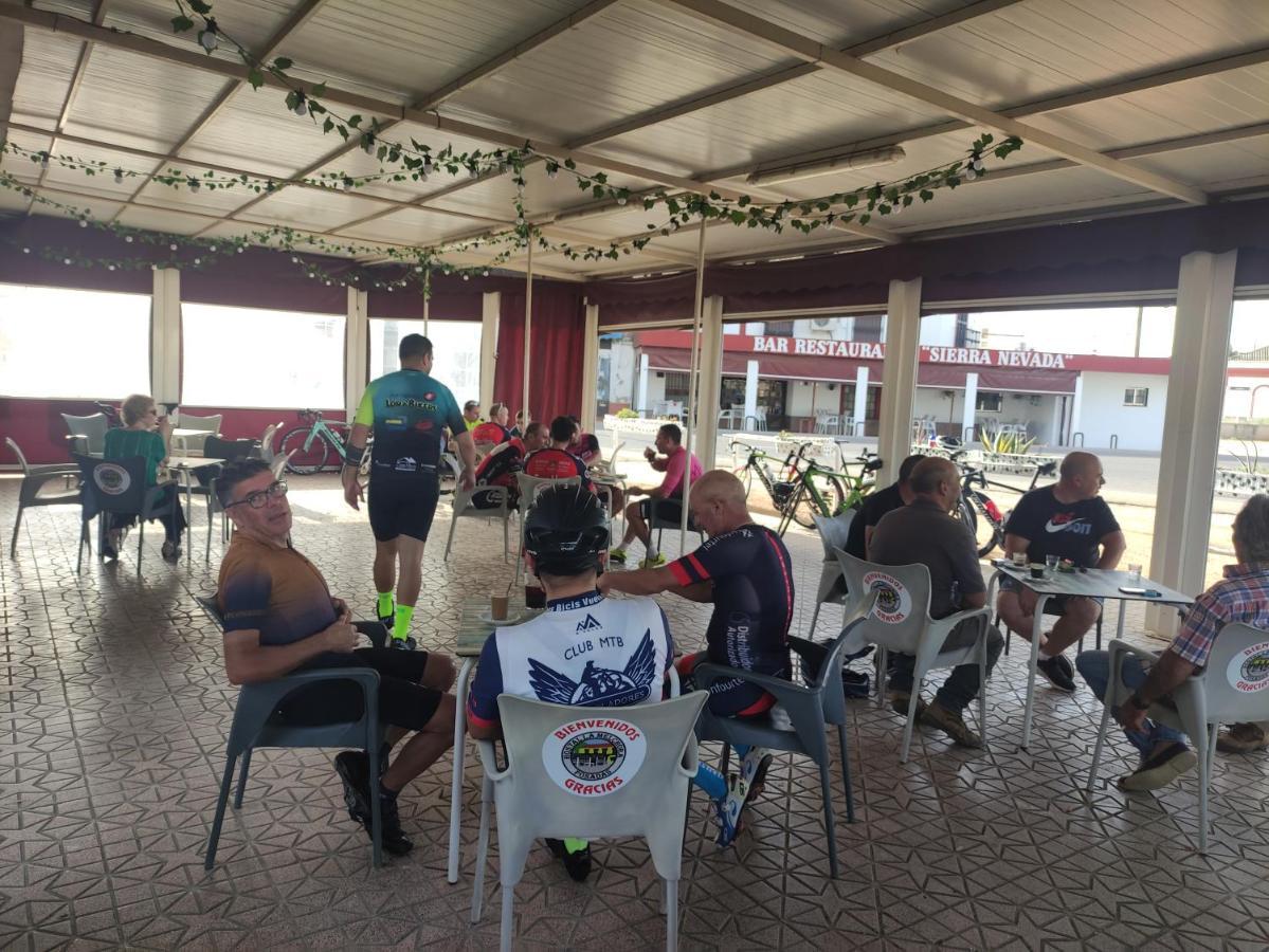 Hostal Restaurante Bar Cafeteria La Melchora Posadas Kültér fotó